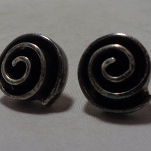 Mexican Sterling Silver Earrings with Geometric Circle Maze 1.5 cm